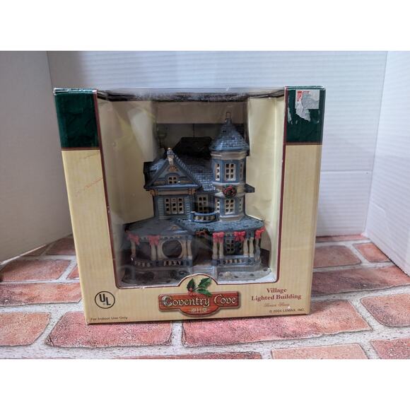 New In Box Lemax Bensen House Coventry Cove Christmas Village 2004 Lighted Decor - Picture 1 of 10
